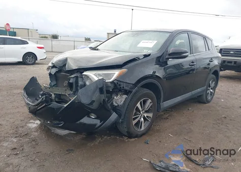 2018 Toyota Rav4 Xle z USA, uszkodzony, nr VIN 2T3RFREV5JW755415